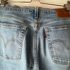 Levi's Women’s Wedgie Straight Leg Light Blue Jeans size 29